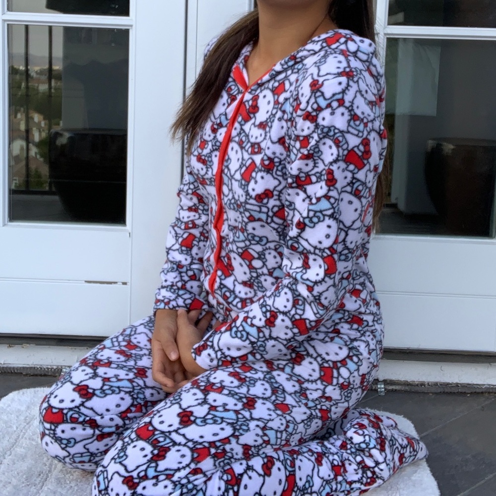 AUTHENTIC HELLO KITTY ONESIE